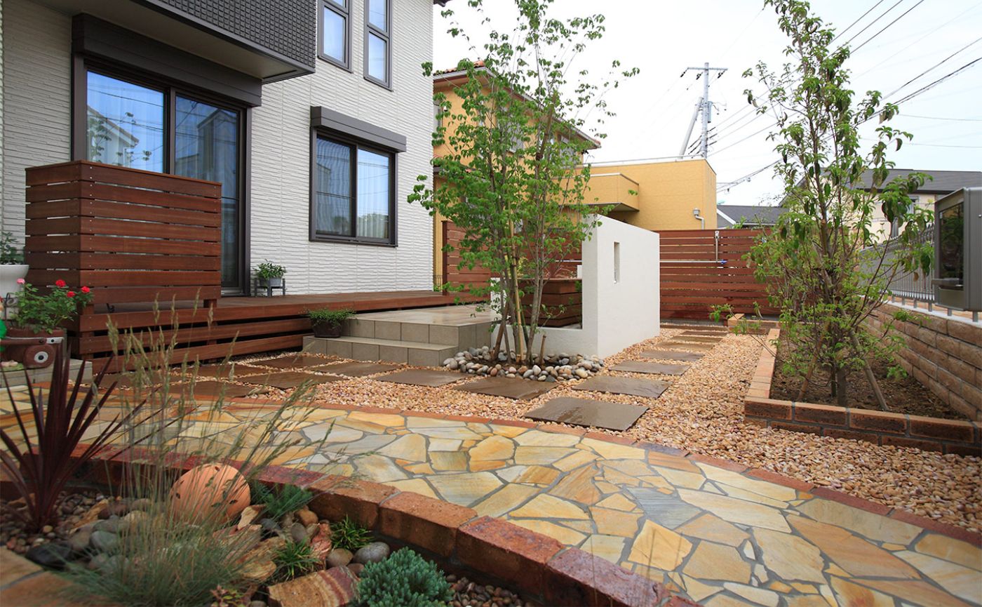 乱形石アプローチ