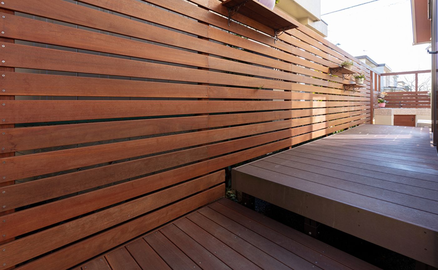 ウリン材ウッドデッキ