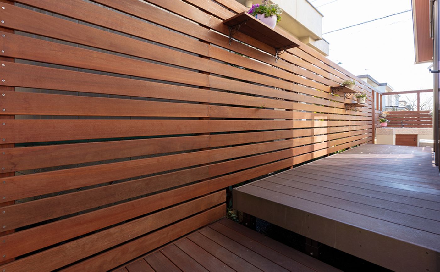 ウッドデッキ