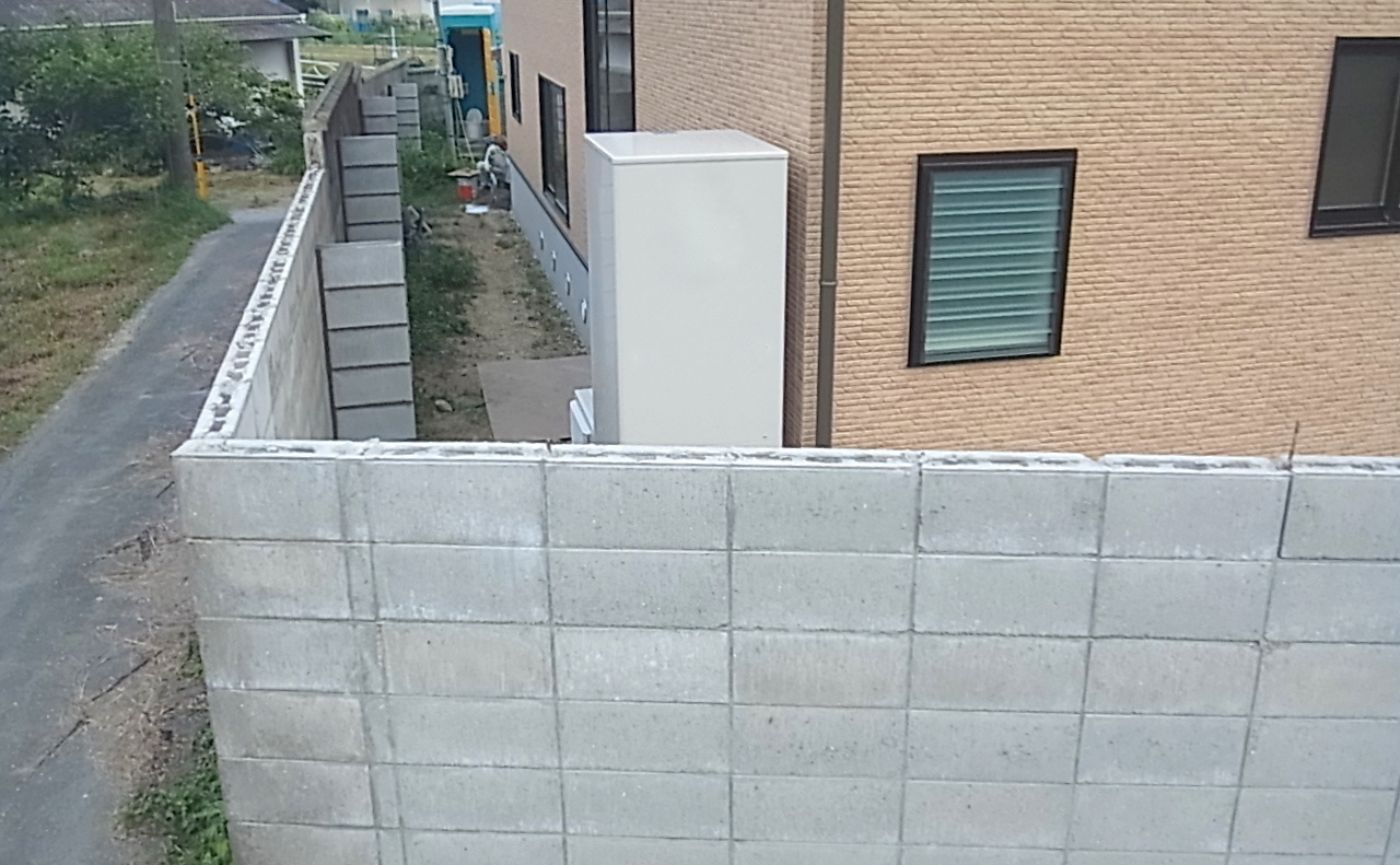 ブロック塀