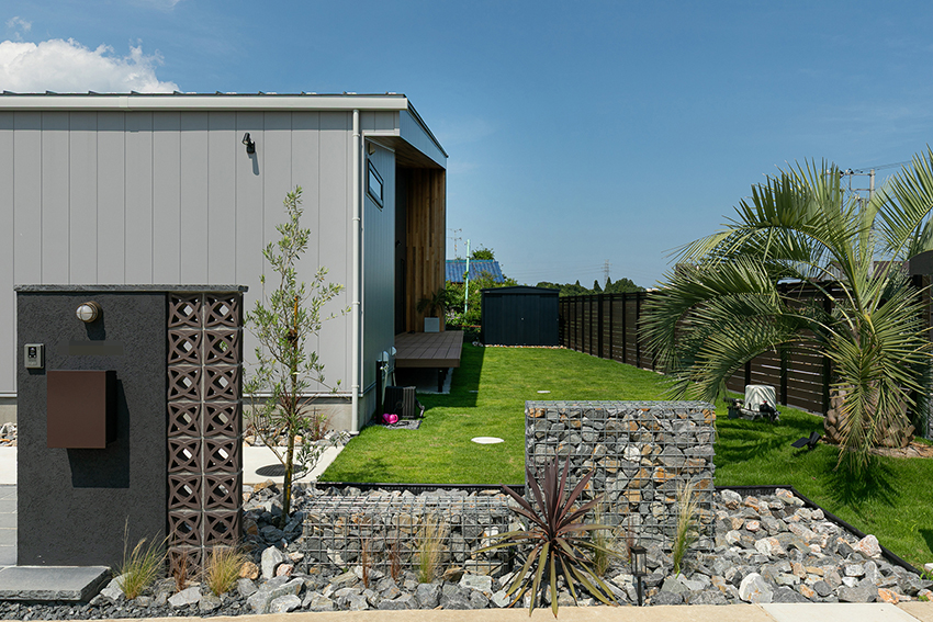 ROCK & PALM:石とヤシが彩る、スタイリッシュ・リゾートガーデン